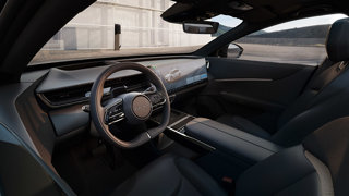 MAZDA CX-6e: INTERNI RAFFINATI TRA MINIMALISMO E TRADIZIONE NIPPONICA