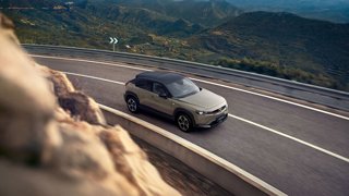Mazda MX-30 R-EV: offerta imperdibile con incentivi statali e chat con esperti sul mondo elettrico