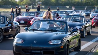 Mazda al Minardi Day 2025:  omaggio alla purezza della guida e ai valori condivisi